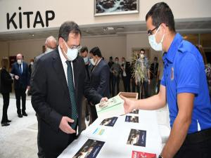 Başkan Demir Kitap Kampanyasına Yaşar Doğu kitabıyla katıldı