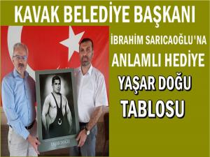 BAŞKAN İBRAHİM SARICAOĞLU'NA ANLAMLI HEDİYE