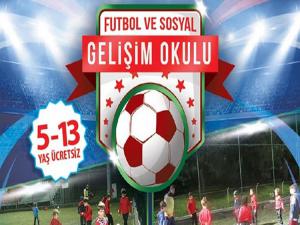 FUTBOL VE SOSYAL GELİŞİM OKULU HIZ KESMİYOR