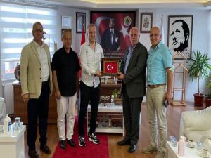 Nurettin SEVER Keşap Belediye Başkanı Mehmet EMÜR'ü ziyaret etti