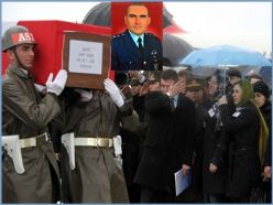 Şehit Pilot Yüzbaşı Gözyaşları Arasında Uğurlandı