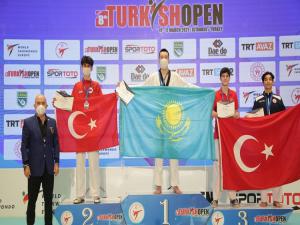 SAMSUNLU SPORCUDAN TAEKWONDO DA  BÜYÜK BAŞARI