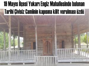 TARİHİ  ÇİVİSİZ CAMİİNİN KAPISINDAKİ KİLİT ÜZÜYOR