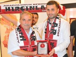 HIRÇINLAR'DAN DEMİRTAŞ'A  PLAKET