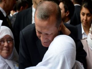 Başbakan Erdoğan'dan kadınlara jest!