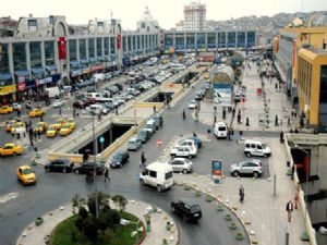 OTOGARDA TRAFİK YOĞUNLAŞINCA GİRİŞLER ÜCRETLİ OLDU