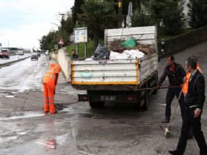 Şiddetli fırtına devirdi İlkadım anında müdahale etti