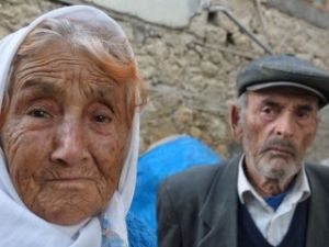 Acılı anne; 'Oğlum yüzme de bilmezdi, suyun içinde ne yaptı? 