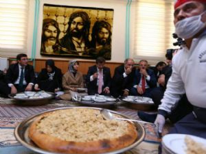 Alevilerden Başbakana sıcak karşılama