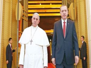 Papa; Tanrı Türkiye'yi korusun ve gözetsin