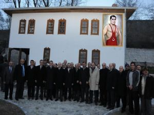 Samsun Valisi İbrahim Şahin Yaşar Doğu'nun evini ziyaret etti