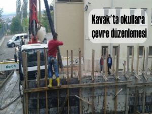 Kavak'ta okullara çevre düzenlemesi yapılıyor