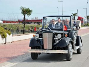 Atatürk'ün Samsun'dan yola çıktığı arabanın aynısını yaptırdı