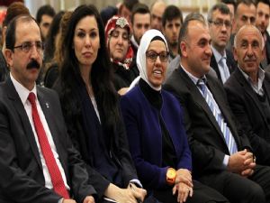 Karaaslan:2016 yılının Türkiye'sinde kadına karşı hakareti görüyoruz