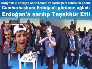 Erdoğan'a Allah Senden Razı olsun deyip sarılıp Teşekkür Etti