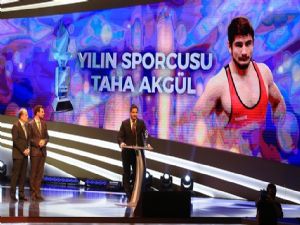 Milli Güreşçi Taha Akgül yılın sporcusu seçildi