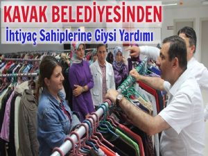 Kavak Belediyesinden İhtiyaç Sahiplerine Giysi Yardımı