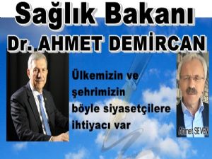 Sağlık Bakanı Dr. Ahmet Demircan'ı kutlarken