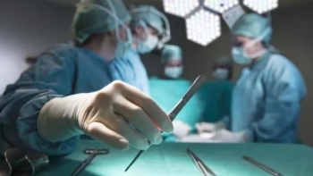 Bıçak parası alan doktora gözaltı