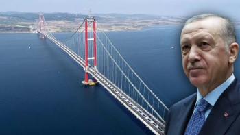 Dünyanın en uzun köprüsü olma özelliğini taşıyor