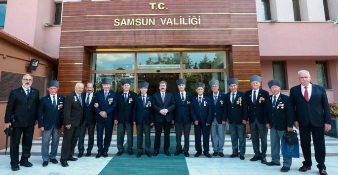  Kıbrıs Gazileri, 'Türkiye'nin Kahramanları Samsun'da' Programı Kapsamında Vali Tavlı'yı Ziyaret Etti